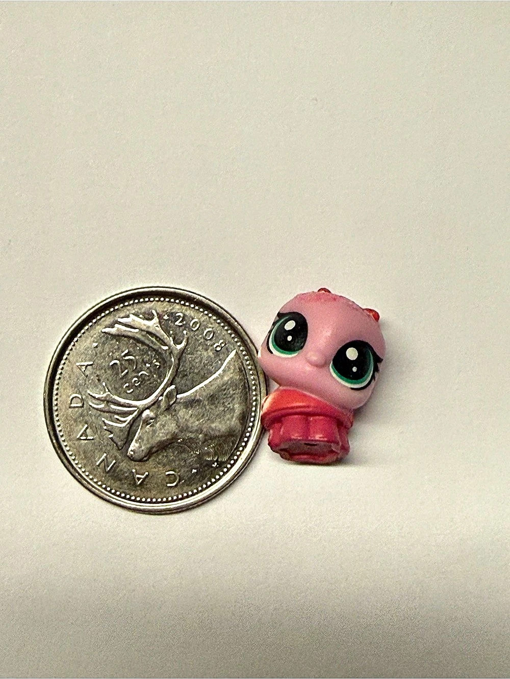 Hasbro Littlest Pet Shop #28 Luckie Twinklebug teeniest tiniest